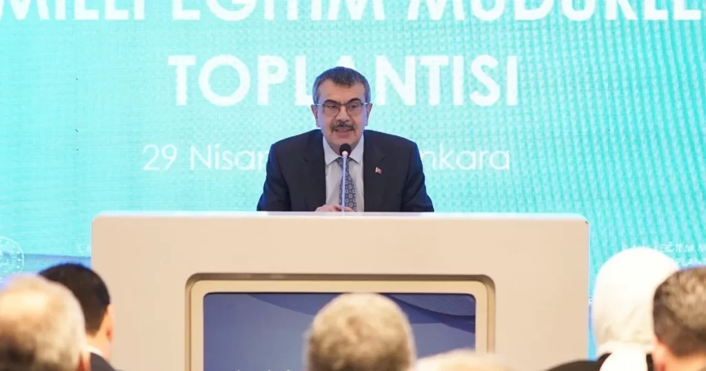 Bakan Tekin 81 ilin müdürleriyle istişare etti