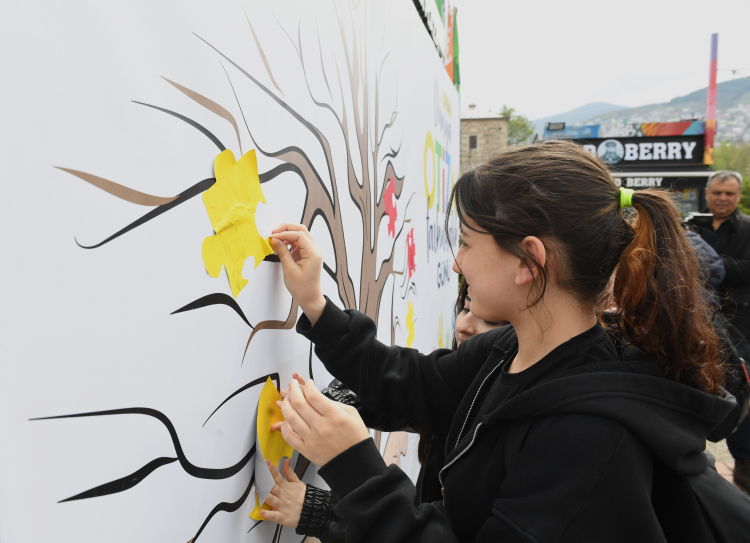 Bursa Osmangazi Belediyesi otizme dikkat çekti