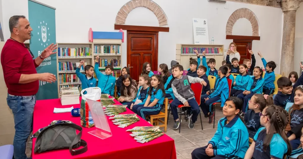 Bursa’da minik okurlara kitap bilinci aşılandı
