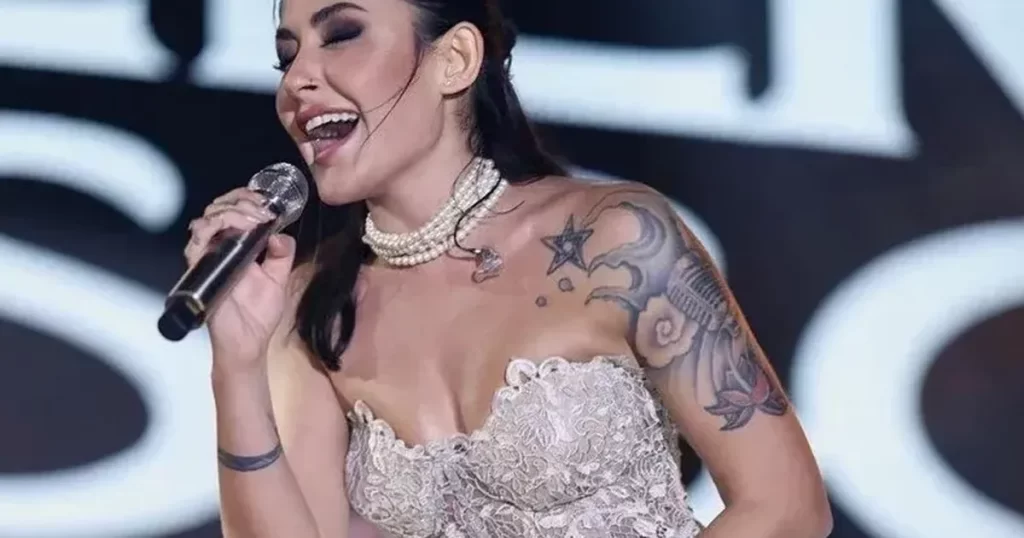 Melek Mossa kendine isim taktı