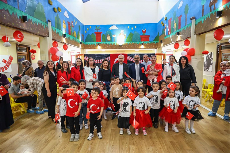 Minikler 23 Nisan’ı eğlenceli kutladı
