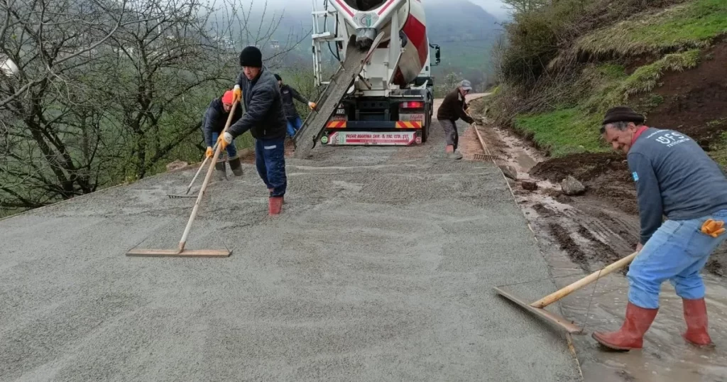Ordu Aybastı’ya beton yol çalışması