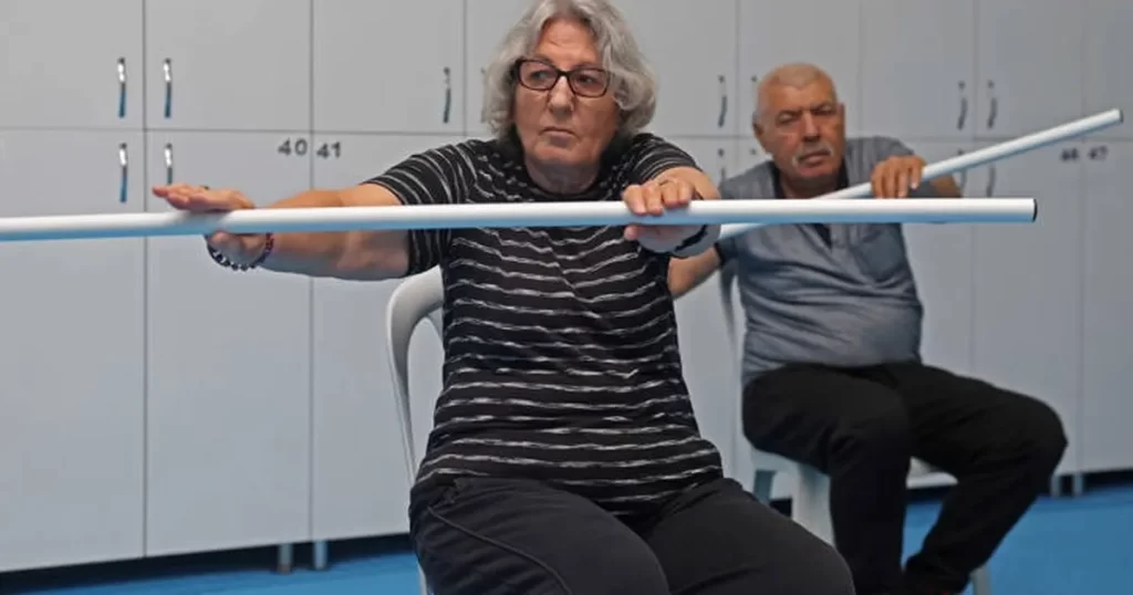 Parkinson hastaları sporla hayata bağlanıyor