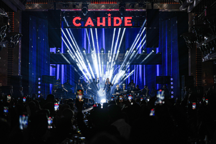 Sibel Can’dan görkemli geri dönüş