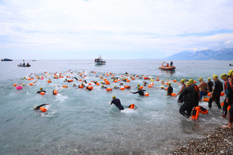 Antalya’da nefes kesen X-WATERS heyecanı