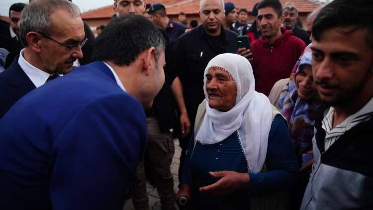 Bakan Kurum Malatya’da köy evine konuk oldu