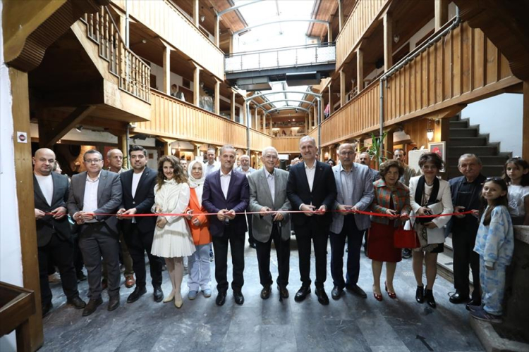 Bursa İnegöl’de ‘Taşın Kalbi’ ilgi görüyor