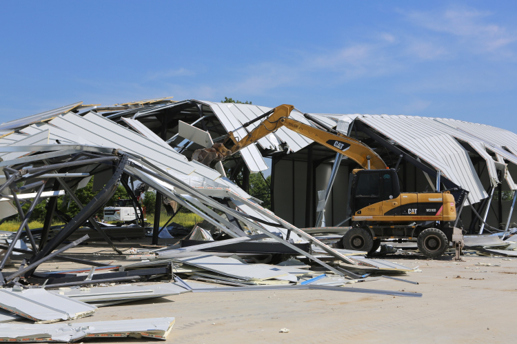 Bursa Nilüfer’de iki kaçak fabrikaya yıkım!