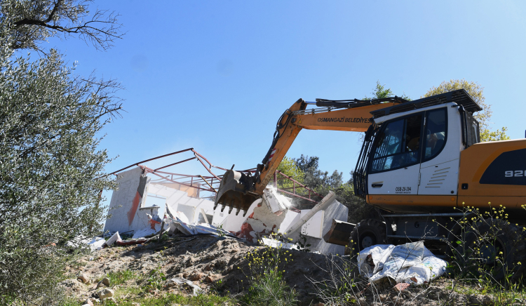 Bursa Osmangazi’de 25 kaçak yapı yıkıldı!