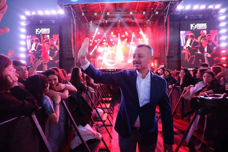 Büyükakın forma verdi, Fatma Turgut kutladı