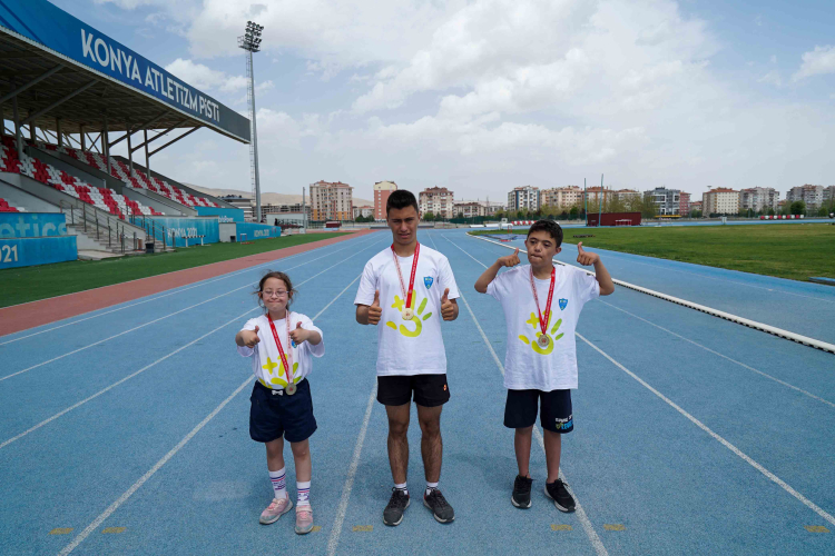 DOSD Meram Spor Kulübüne madalya yağmuru