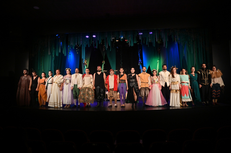 En başarılı Anadolu Tiyatrosu Ödülü Manisa’ya