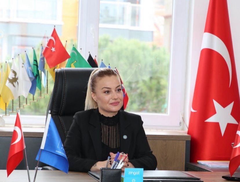 AYVALIK’TA İYİ PARTİLİ SÜTÇÜOĞLU’DAN “TEK YÖN” AÇIKLAMASI