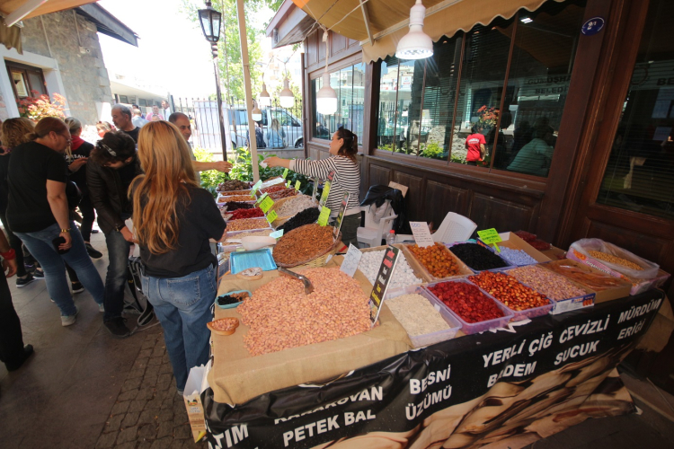 İzmir Karşıyaka’da Amasyalılar rüzgarı esti