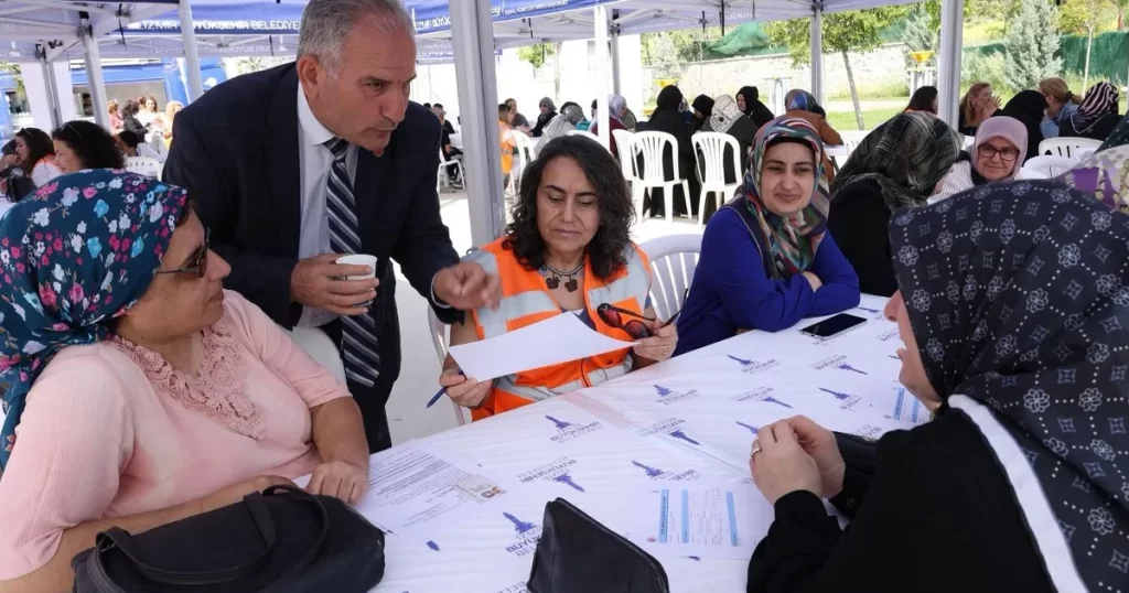 İzmir’de kadınlar arası dayanışma güçleniyor