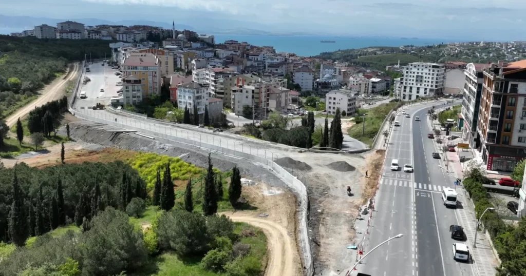 Kocaeli Büyükşehir Gebze’de trafiği rahatlatıyor