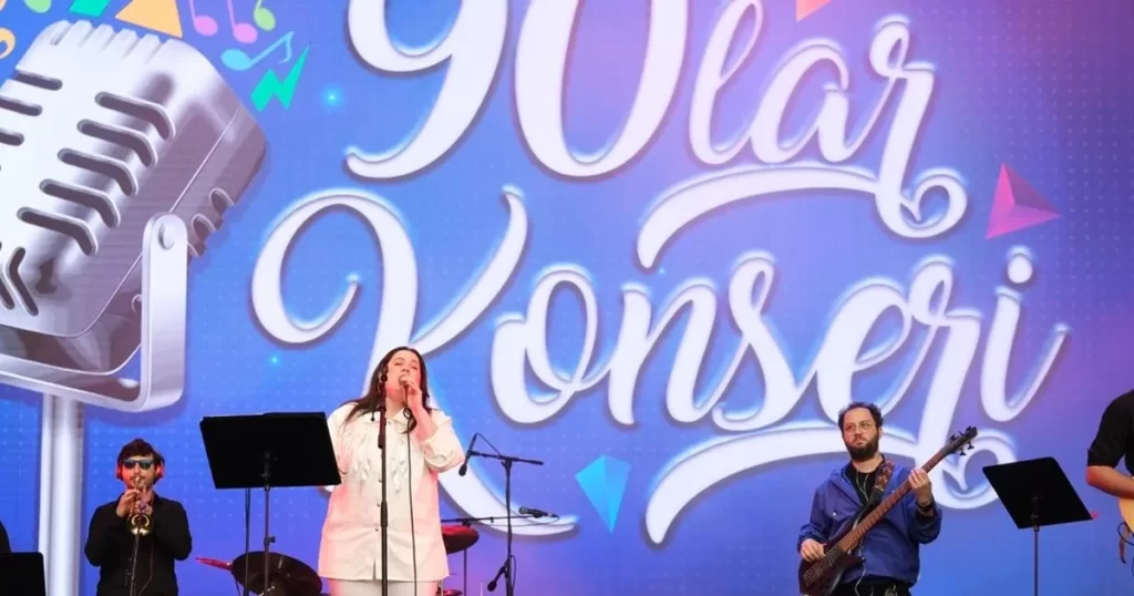 Kocaeli’de 90’lar konseri mest etti