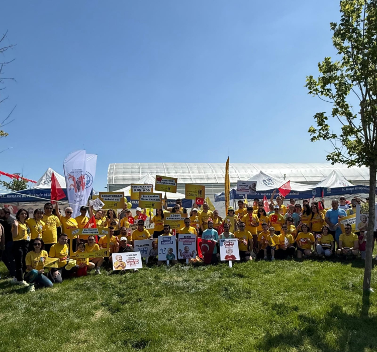 LÖSEV gençlerinden ‘Atam izindeyiz’ mesajı