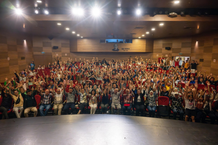 Manisa’dan işitme engellilere özel film gösterimi