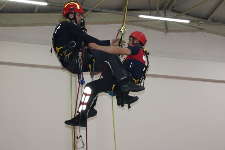 Sakarya İtfaiyesi eğitimlerle rol şehir oluyor