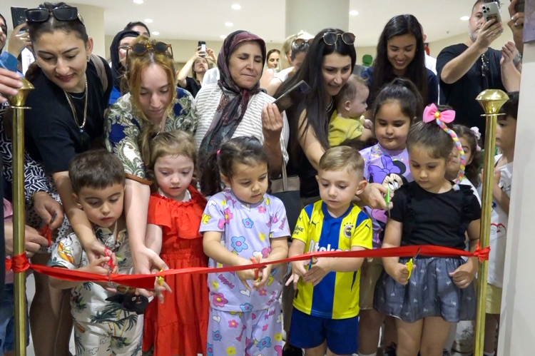 Bornova’da Oyuncak Kütüphanesi açıldı