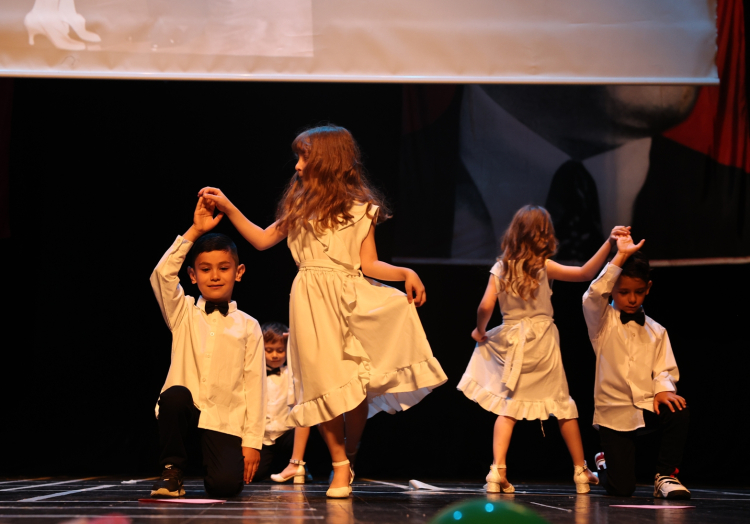 Bursa Nilüfer’in kreşlerinde yıl sonu heyecanı