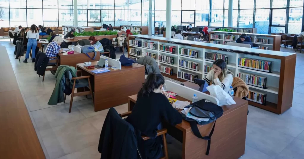 Büyükşehir’le harflerin renkli dünyasına yolculuk