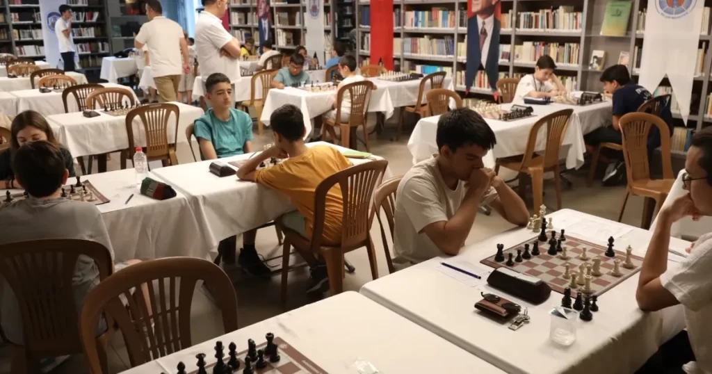  Efes Selçuk’ta satranç heyecanı