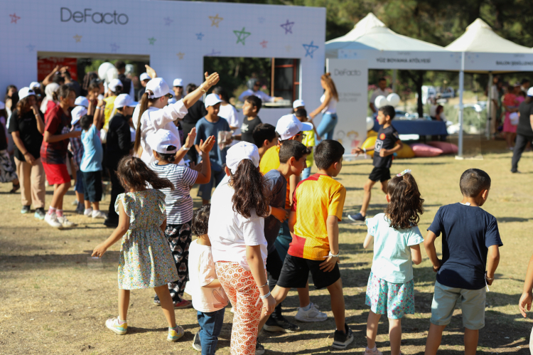 Hatay’daki çocuklara unutulmaz bayramlık hediye