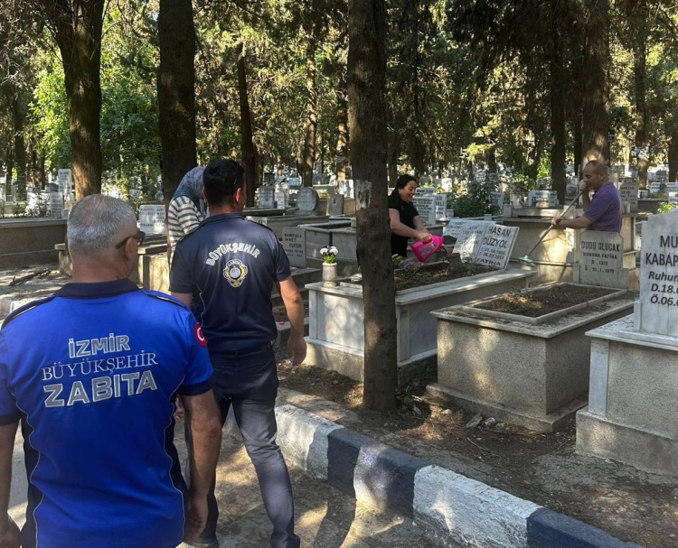 İzmir’de Büyükşehir Zabıtası bayram teyakkuzunda