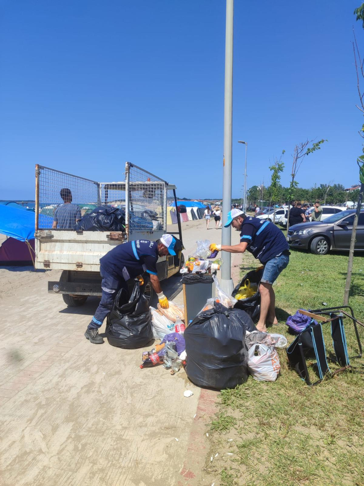 Kocaeli sahillerinde bayram temizliği