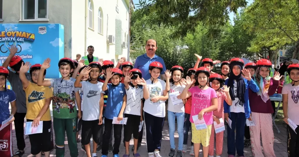 Konya’da çocuklara bisiklet hediyesi
