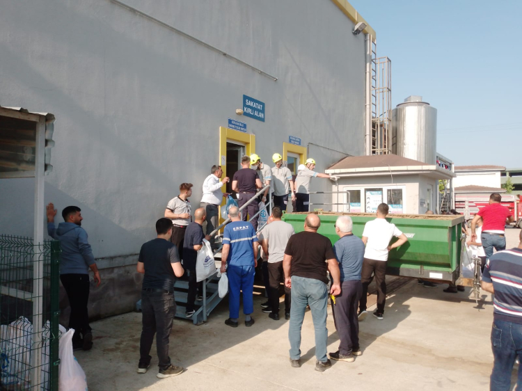 Kurbanlar Kocaeli’nin modern mezbahasında kesiliyor