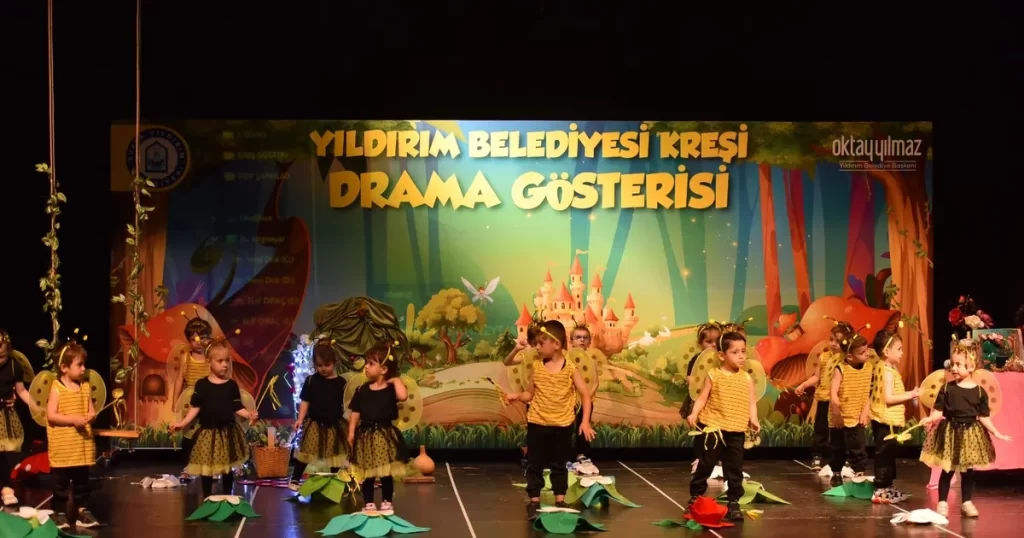 Yıldırımlı miniklerin mezuniyet sevinci