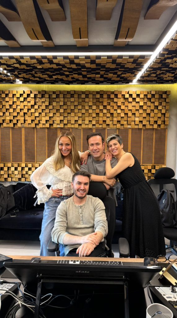 Ziynet Sali’den 25. sanat yılına özel sürprizler