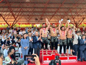 GÖLCÜK BELEDİYESPOR ÖNER BAŞPEHLİVANLIĞA BİR ADIM DAHA YAKLAŞTI