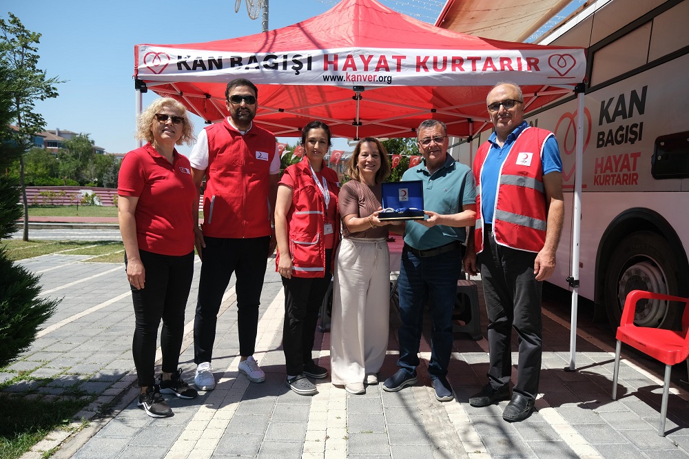 ALTIEYLÜL’DE ÖRNEK DAYANIŞMA