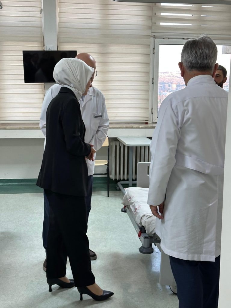 Bakan Göktaş’tan metan gazından zehirlenen askerlere ziyaret