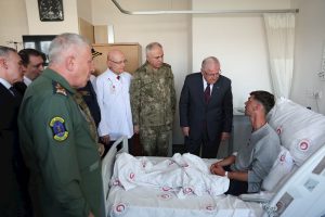 Bakan Güler, Metan Gazından Zehirlenen Mehmetçikleri GATA’da Ziyaret Etti