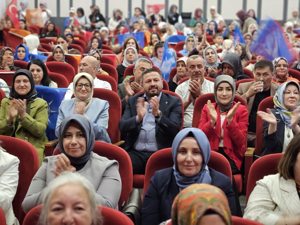 AK Parti Balıkesir Kadın Kolları’ndan Tüm Türkiye’ye Örnek Olacak Danışma Buluşması
