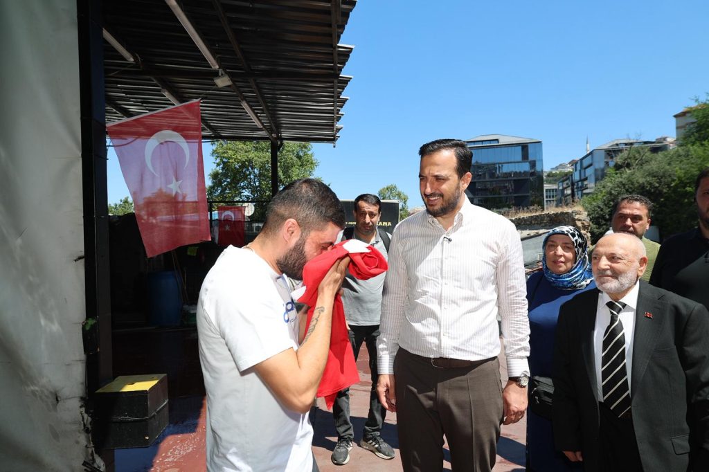 İstanbul ay yıldızla süslendi!