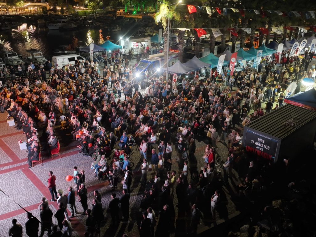 17 Ağustos Depreminin 26. Yılında Gölcük’te Duygusal Anma Töreni