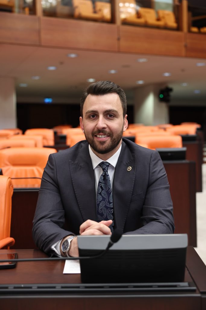 AK Partili Öztaylan’dan 30 Ağustos Mesajı: “Bu Milletin İradesi Asla Yenilmedi”