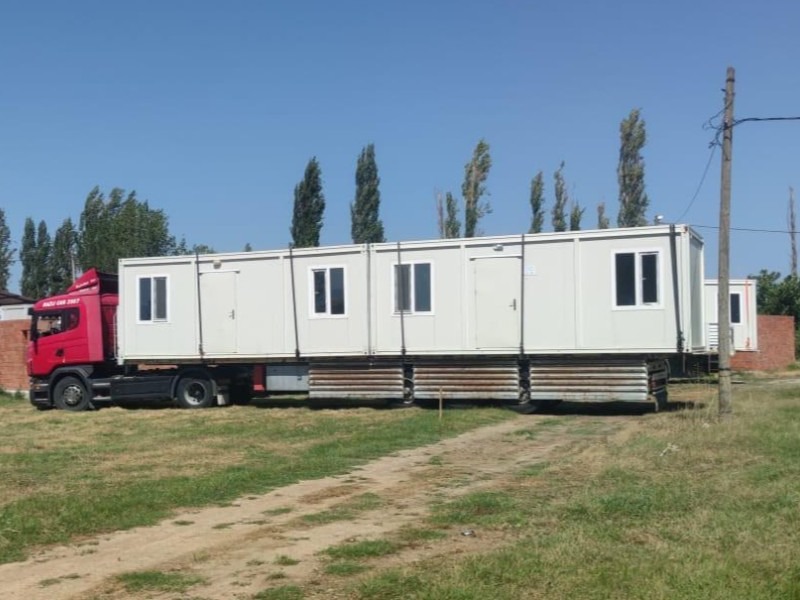 Sındırgı’da Deprem Sonrası Konteynerler Yerleştiriliyor