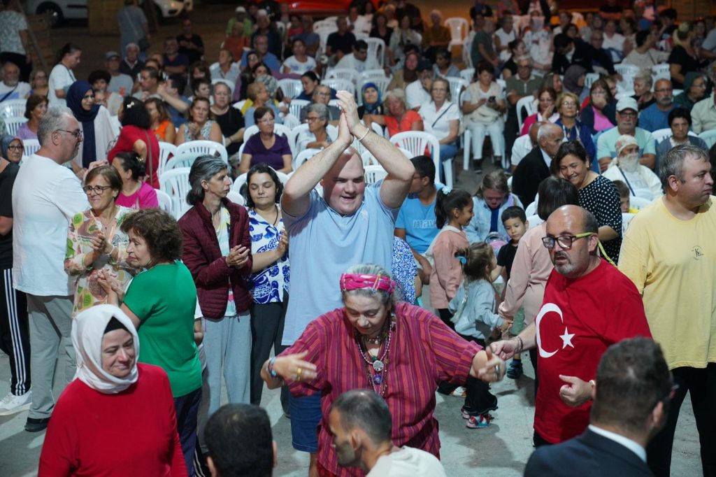 Ayvalık’ta Sevgiyle Büyüyen 33 Yıllık Gelenek