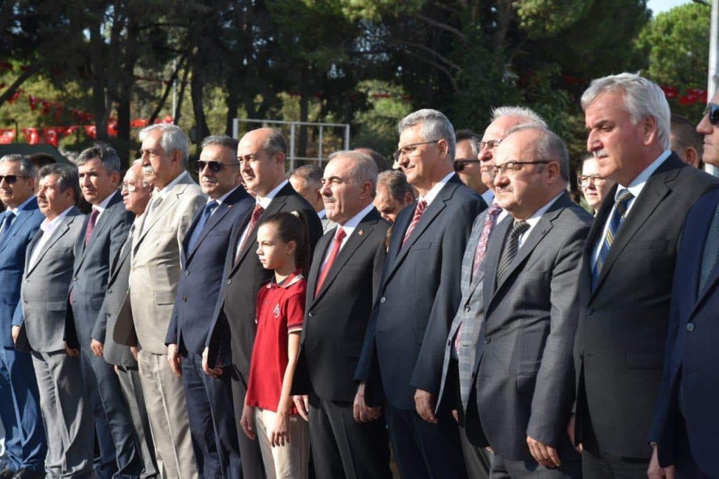 2025-2026 Eğitim-Öğretim Yılı İlköğretim Haftası Çelenk Töreniyle Başladı