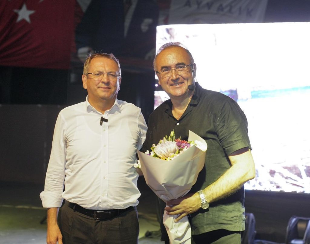 Sunay Akın Ayvalık’ta Zafere Giden Yolun Hikâyesini Anlattı