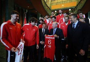 Cumhurbaşkanı Erdoğan’dan 12 Dev Adam’a Tebrik: “Bu Gözyaşları Geleceğe Atılan Adımlardır”