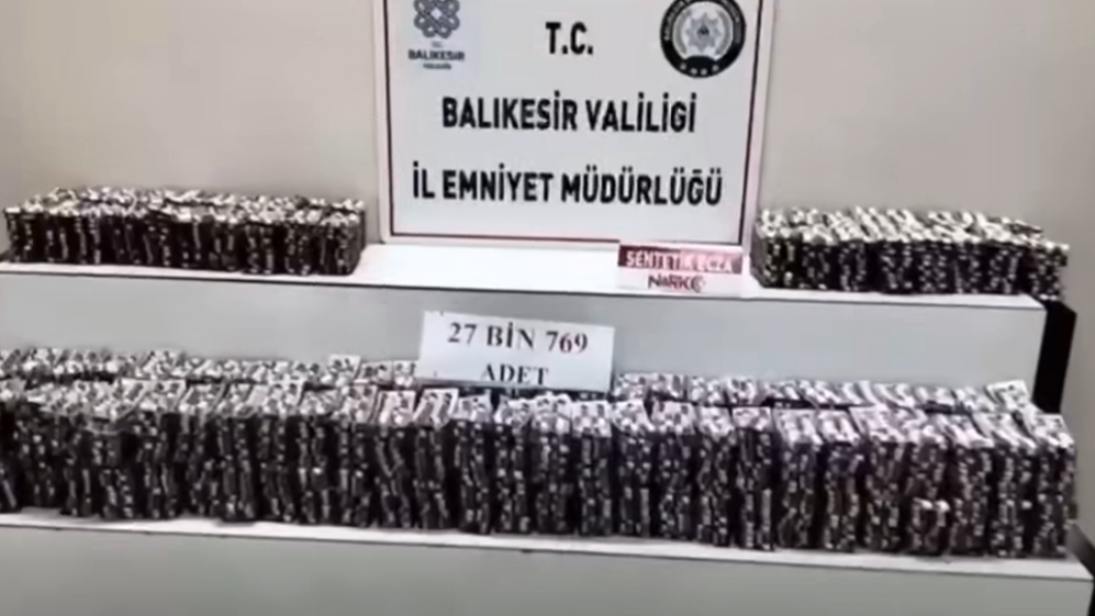 Balıkesir Emniyeti’nden Uyuşturucuya Ağır Darbe: 27.769 Sentetik Ecza Hap Ele Geçirildi