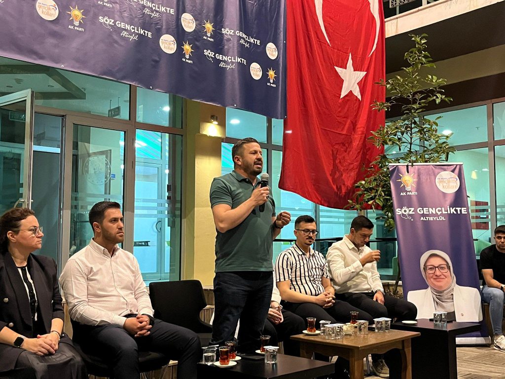 AK Gençlik’ten Yaz Boyunca Coşku Dolu Buluşmalar: Milletvekilleri Gençlerle Sahadaydı